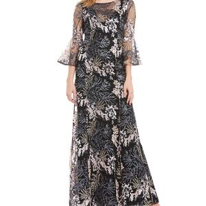 Badgley Mischka Black and Cream Floral Embroidered Lace Gown